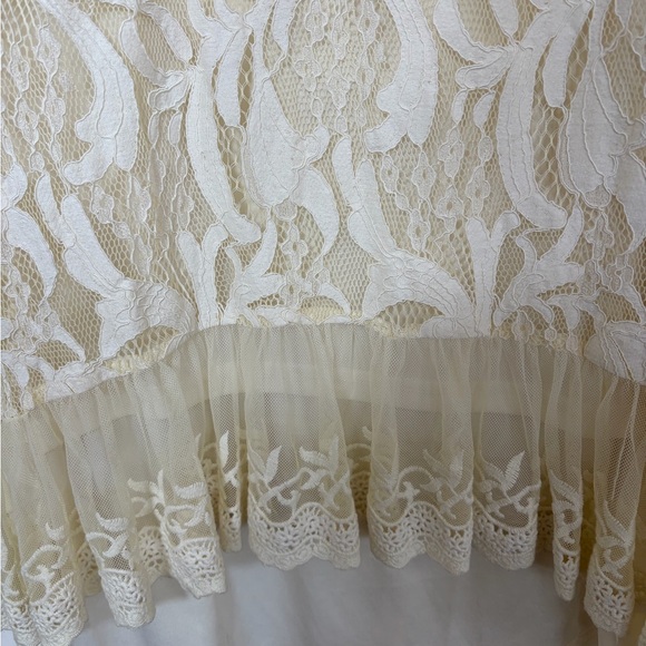Dainty Jewells Cream Lace Dress - Picture 6 of 8